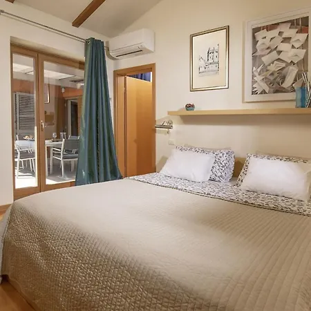 Emili In - Haus Für 4-5 Personen Villa Medulin